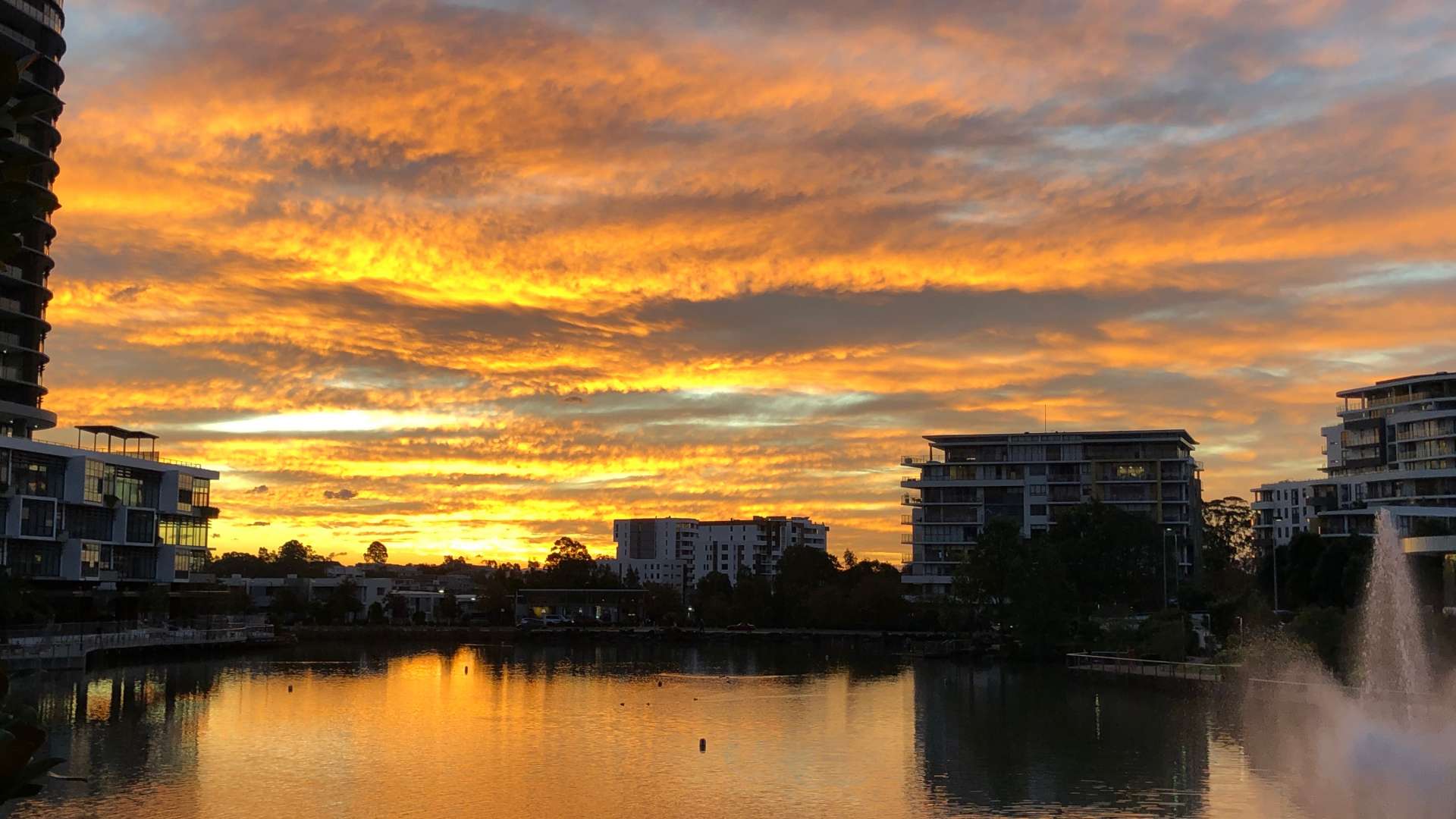 Il Lago Sunset View